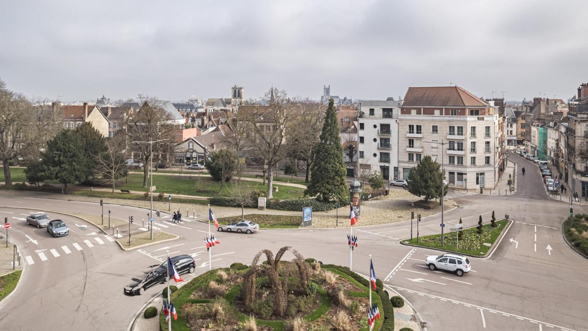 Апартаменты Le Balcon Troyen - Proche Hypercentre - 4 Pers. Труа Экстерьер фото